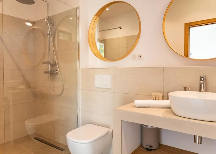 U Pinu Di Вилла